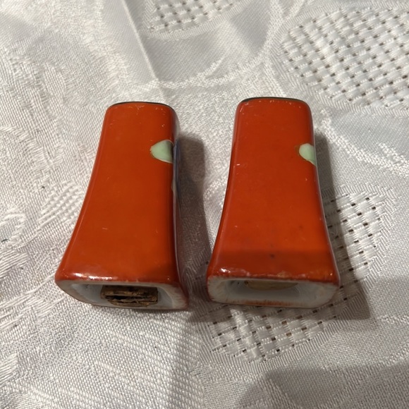 Salt and Pepper Shakers set Made in occupied Japan Ceramic - Picture 6 of 9